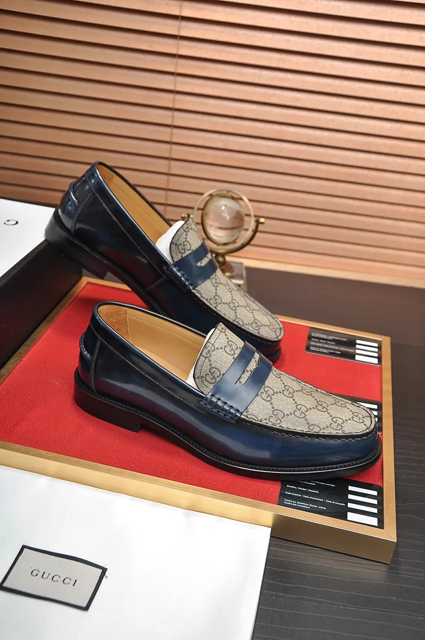 Men's shoes💰560💶Italy's top luxury men's shoe giant (GUCCI) (Gucci) (full cowhide lining) new arrival🍃Original European style🔰 Pleasant to the eye😍In order to make the shoes more durable and non-deformable🌀The production continues to follow traditional methods but there is still no lack of innovation💪Choose original sheepskin for the leather♻️ Smooth and natural And extra bright ⭐Made of imported cowhide, the first choice of rich people 38-45 (45 customized)